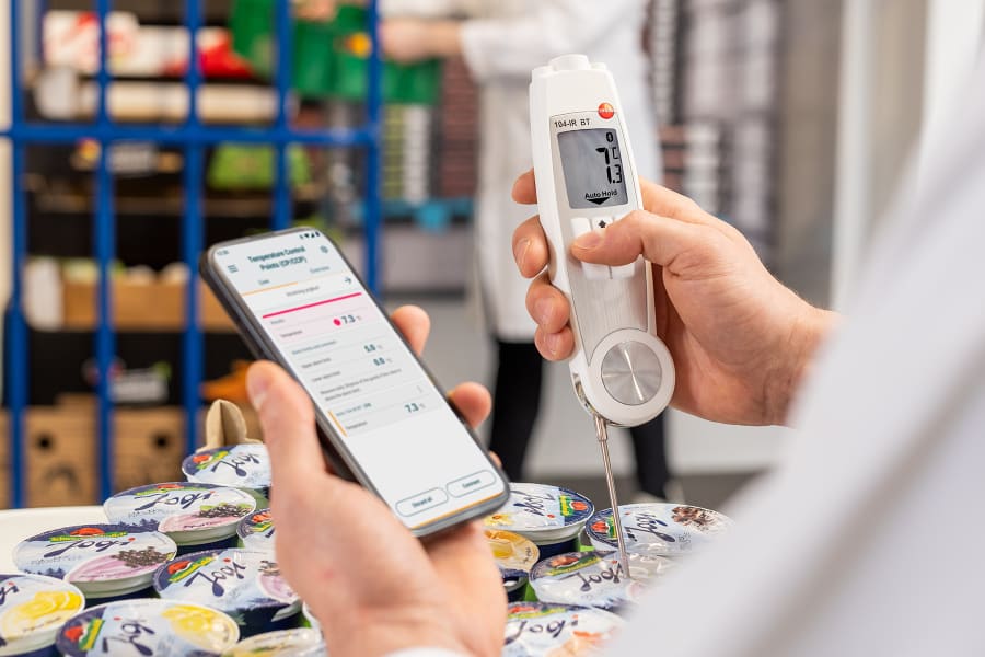 红外线和穿透式温度计，带应用程序连接 testo 104-IR BT