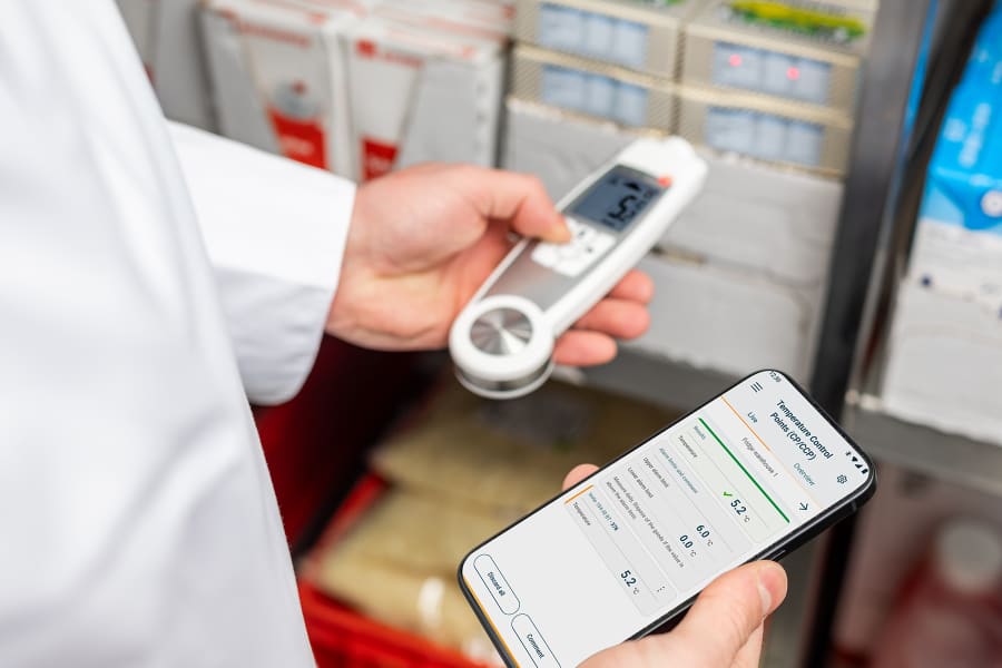 红外线和穿透式温度计，带应用程序连接 testo 104-IR BT