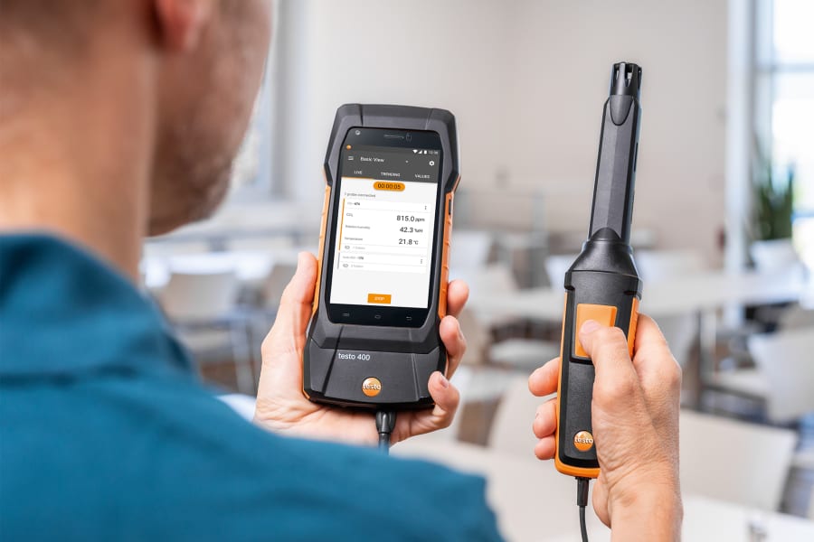 使用 testo 400 对室内空气质量进行评估
