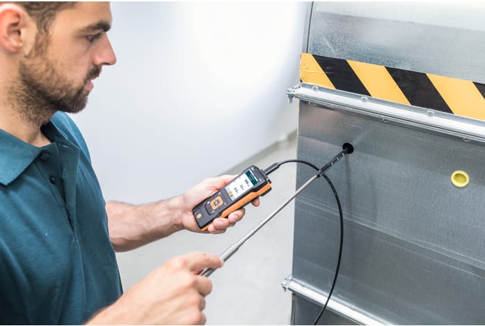 Volumetric flow measurement in ventilation ducts with hot wire probe and testo 440