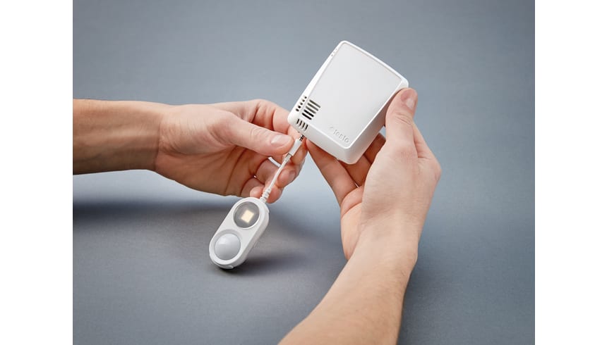 Lux and UV probe for monitoring light-sensitive exhibition objects