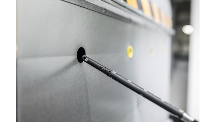 Hot wire probe with scaled telescope