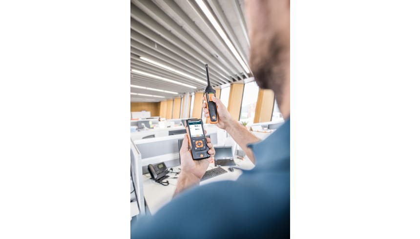 Monitoring of relative humidity in work rooms with humidity probe and testo 440