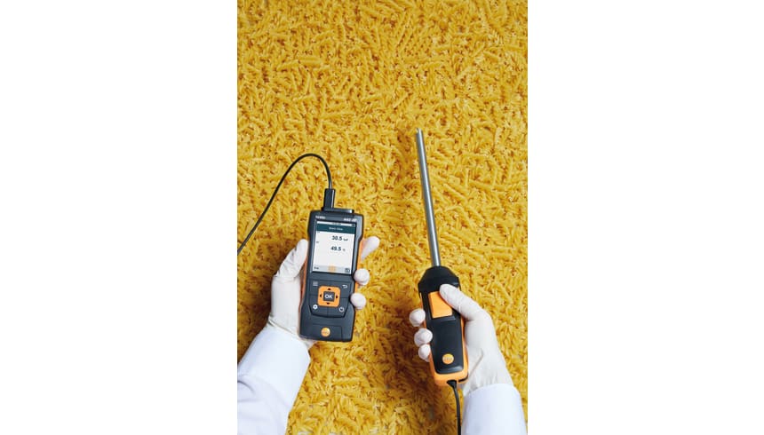 Humidity measurements in bulk materials with robust humidity probe and testo 440